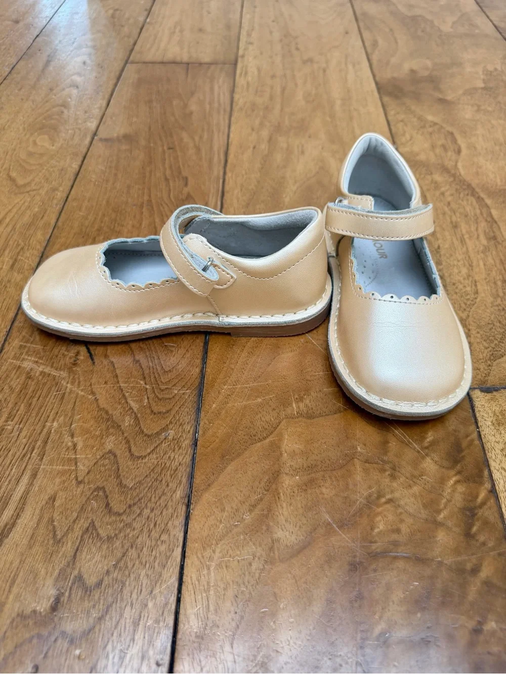 L’Amour Girls Gold Leather Mary Jane Dress Shoes Size 11